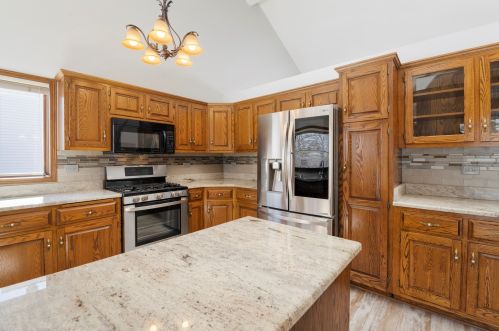 904 Addleman St, Joliet IL 60431-8761 exterior