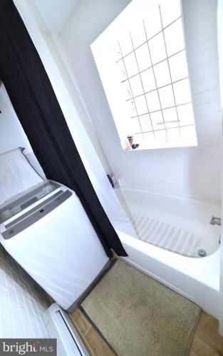 1410 6 St, Philadelphia PA 19147-5841 exterior