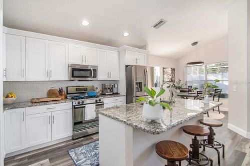 12219 Bishopsford Dr, Tampa FL 33626-1317 exterior