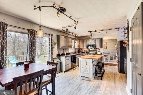 100 Columbus Ave, Littlestown PA 17340-1569 exterior