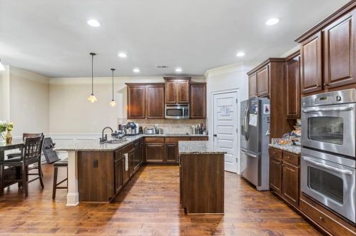 800 Clifton Spg Close, Atlanta GA 30349-8727 exterior