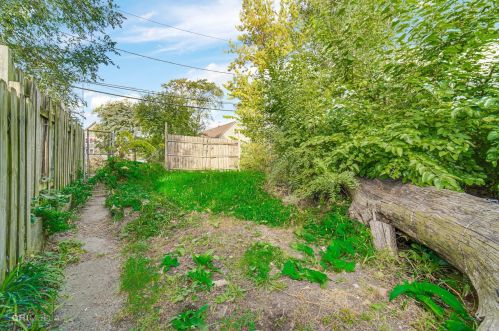 5116 Carpenter St, Chicago IL 60621-1028 exterior