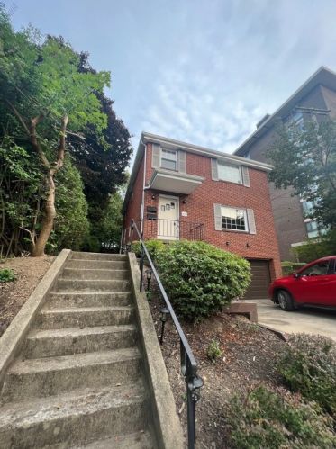 422 Chestnut St, Pittsburgh PA  15212-5913 exterior