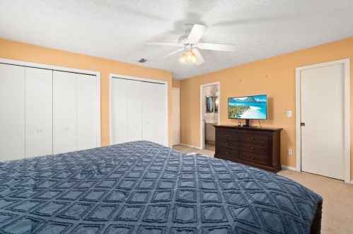 1718 Ocean Cove Ave, Fort Pierce FL  34953-2450 exterior