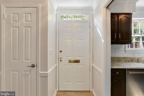 1026 Royal St, Alexandria, VA 22314-1530