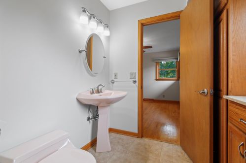 2231 Mallory Ave, Milwaukee WI 53221-4262 exterior