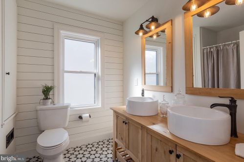 24 New St, Lancaster PA 17602-2047 exterior