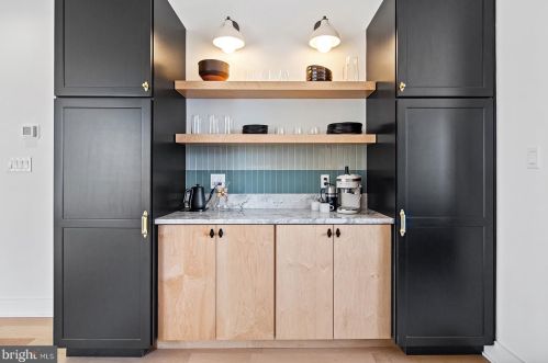 1613 2nd St, Philadelphia PA 19122 exterior