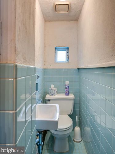 1835 Carlisle St, Philadelphia PA 19145-2306 exterior