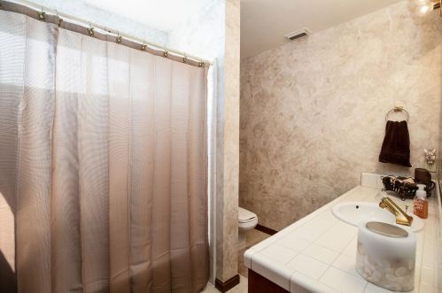 105 Goodell Rd, Folsom CA 95630-5221 exterior