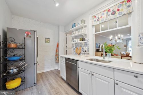 330 Camac St, Philadelphia PA 19107-5926 exterior