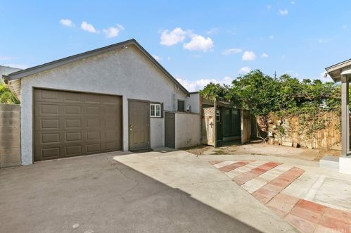 9109 Ramona St, Bellflower CA 90706-6438 exterior