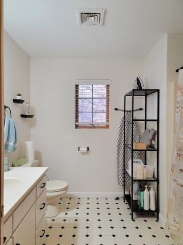 39 Nicole Rd, New Britain CT  06053-1475 exterior