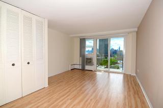 441 Oakdale Ave, Chicago IL  60657-5961 exterior