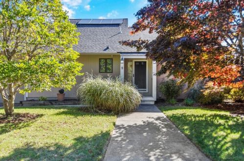 9 Noto Dr, Providence RI  02904-2905 exterior