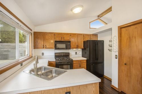 4621 Mdw Lk Dr, Grand Rapids MI 49512-5442 exterior