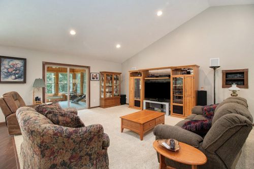 1811 Starr View Ln, Middlevle MI  49333-8066 exterior