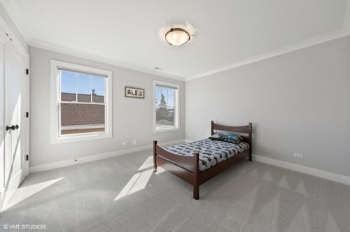 662 Parkside Ave, Elmhurst IL 60126-5029 exterior