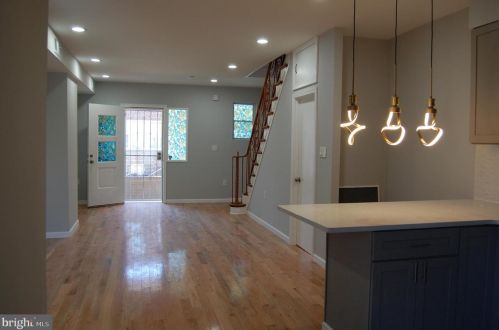 5937 Leithgow St, Philadelphia PA 19123-2127 exterior