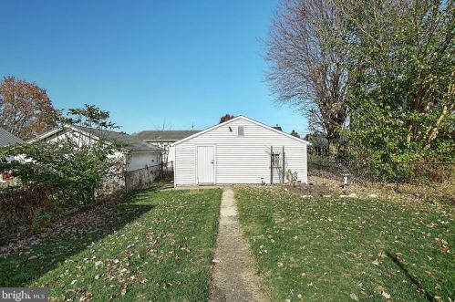 113 Maple Ave, Hanover PA 17331-4625 exterior