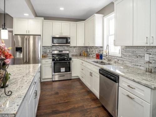 896 6 St, Saint Paul MN 55106-4503 exterior