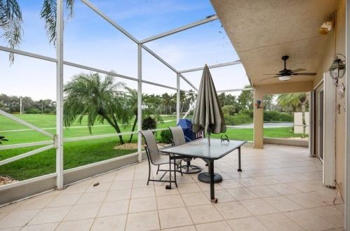 7305 Haviland Cir, Boynton Beach FL 33437-6461 exterior