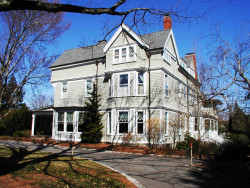 216 Highland St, Newton, MA 02465-2713