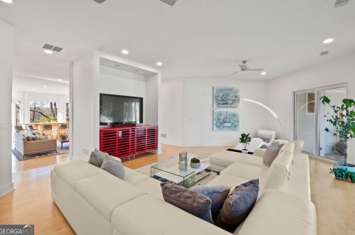 30 Chevaux Ct, Atlanta GA  30342-1944 exterior