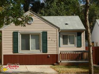 911 9th St, Bismarck, ND 58501-5858