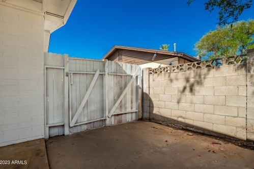 2925 42nd Ave, Phoenix AZ  85019-4323 exterior