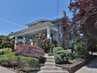 2443 Clinton St, Portland OR  97202-1236 exterior