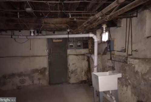 1304 Main St, Darby PA 19023-2619 exterior