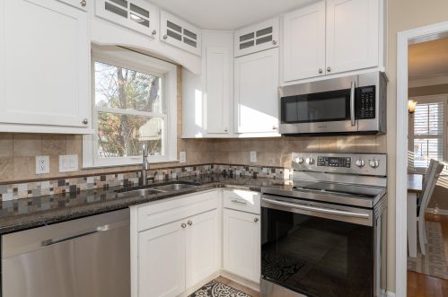 2813 Brahms Ave, Kalamazoo MI 49024-6628 exterior