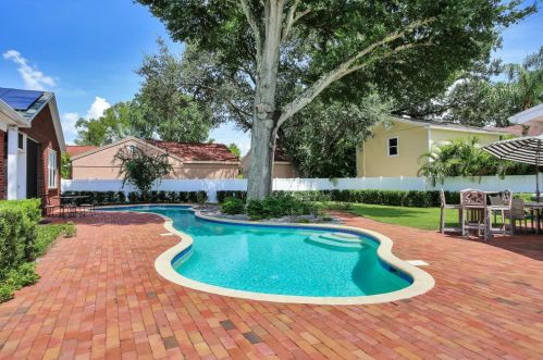 2820 Fountain Blvd, Tampa FL  33609-4012 exterior