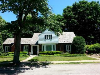 732 Harden Dr, Pittsburgh, PA 15229-1107