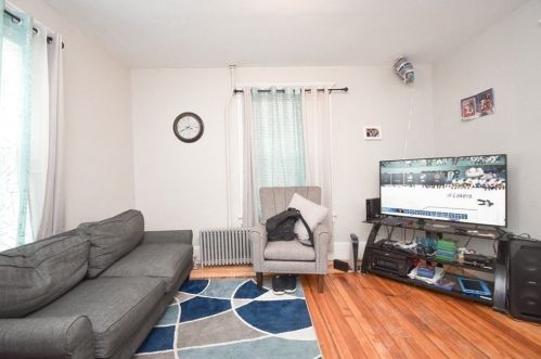 144 Parker St, Springfield MA 01129-1034 exterior