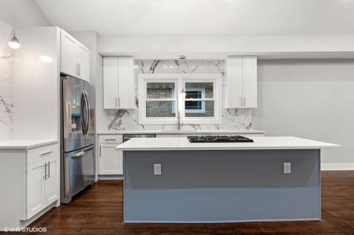 5446 Ludlam Ave, Chicago IL  60630-1414 exterior