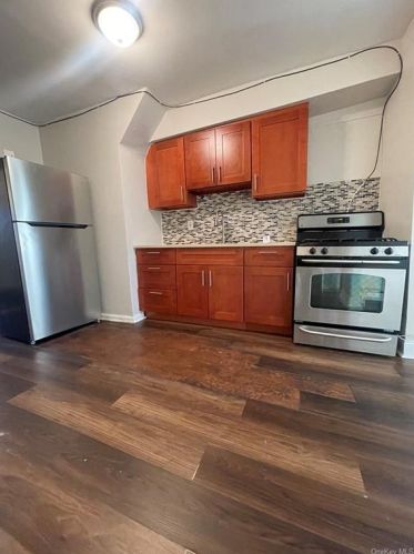 1136 214th St, Bronx NY  10469-2412 exterior