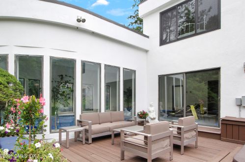 15 Laub Pond Rd, Greenwich, CT 06831-2909