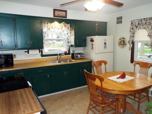 5931 Siegfried Pl, Milwaukee WI 53214-1842 exterior