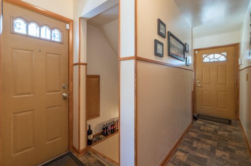 8236 Grantosa Dr, Milwaukee WI 53218-3628 exterior