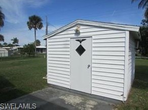 13 Henderson Dr, Naples FL 34114-8232 exterior