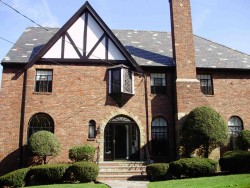 84 Mandalay Rd, Newton, MA 02459-1337