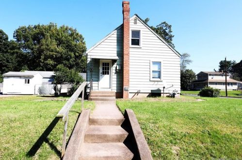 249 Woodland St, Manchester CT  06042-2962 exterior