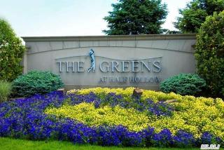 659 Balfour Pl, Huntington Station, NY 11747-5258