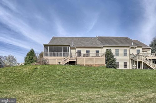1110 Cord Dr, Hummelstown, PA 17036-6815
