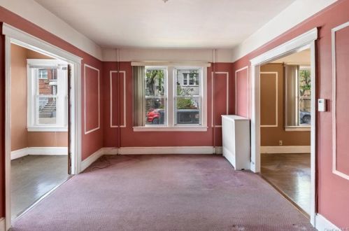 1572 Bogart Ave, Bronx, NY 10462-4002