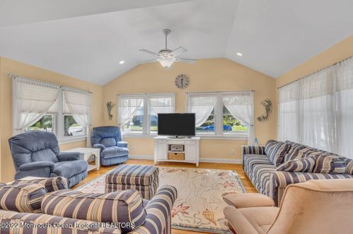 403 New York Ave, Point Pleasant Beach NJ 08742-3338 exterior