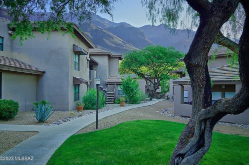 5800 Kolb Rd, Tucson AZ  14276-0908 exterior