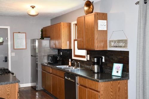 3916 Bender Rd, Middlevle MI 49333-9262 exterior